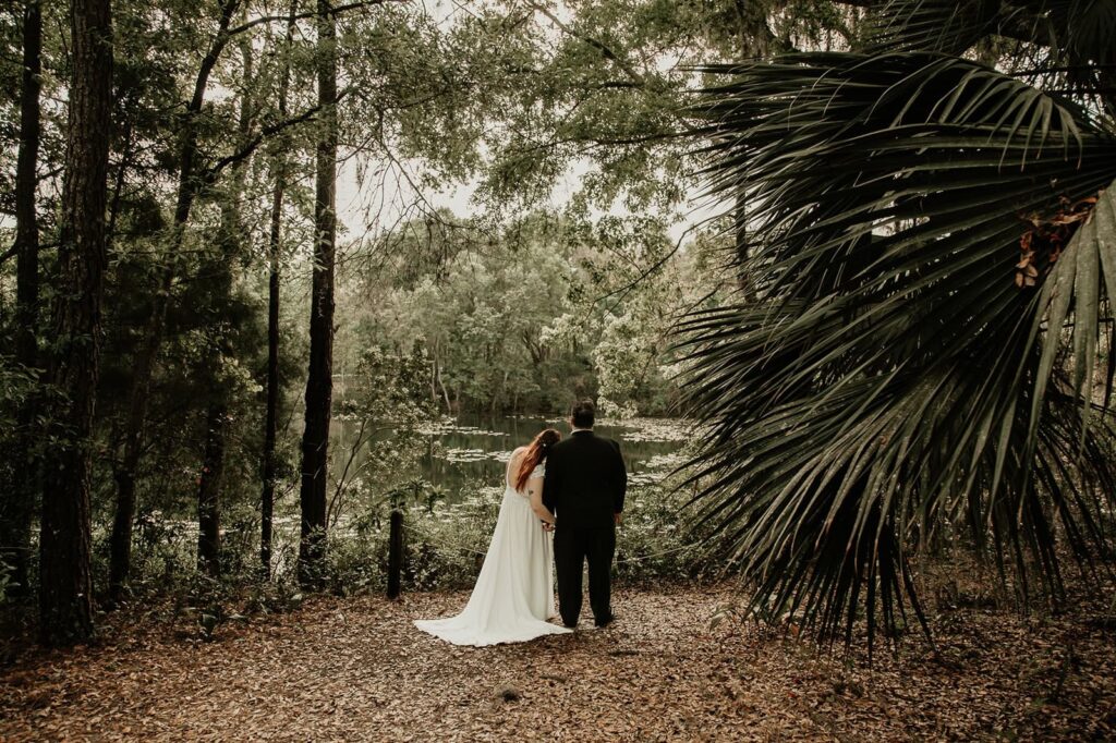 The best garden to elope in Florida is the Jacksonville Arboretum 